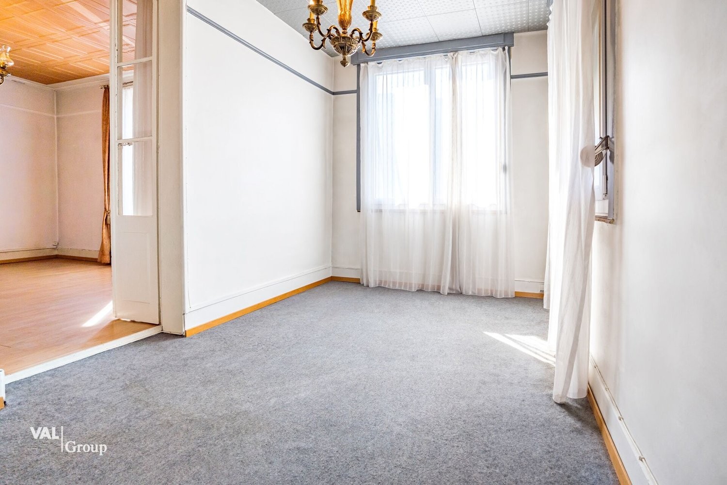 8 rooms apartment