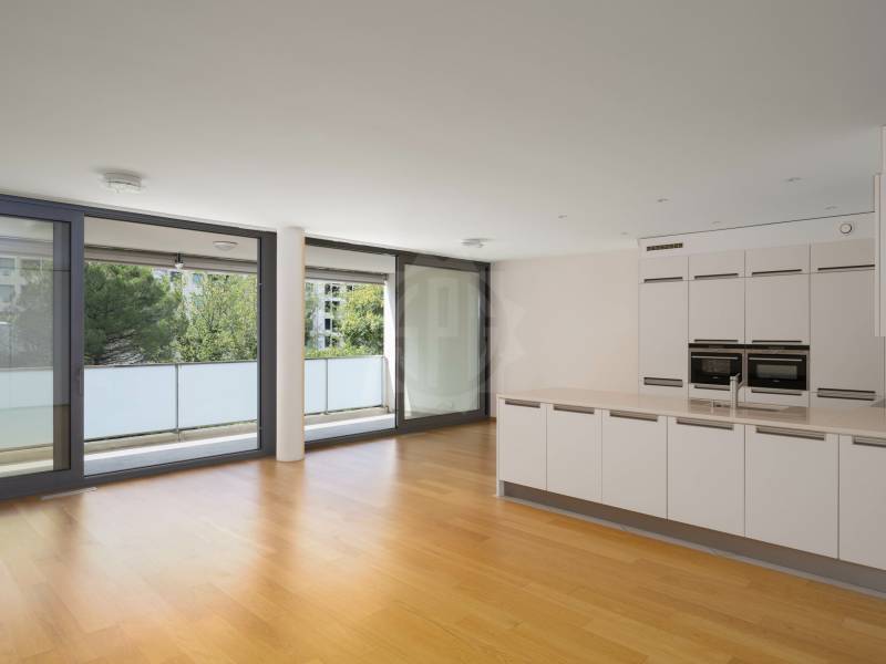 5 rooms apartment