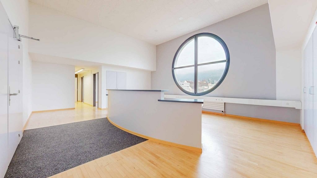 130m² office