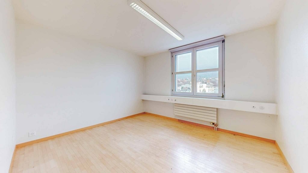 130m² office