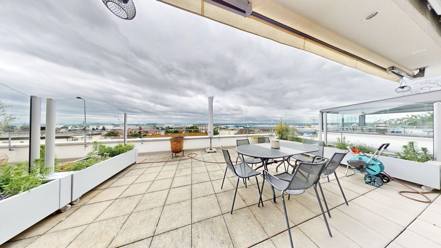 Appartement de 5 ½ pièces avec terrasse