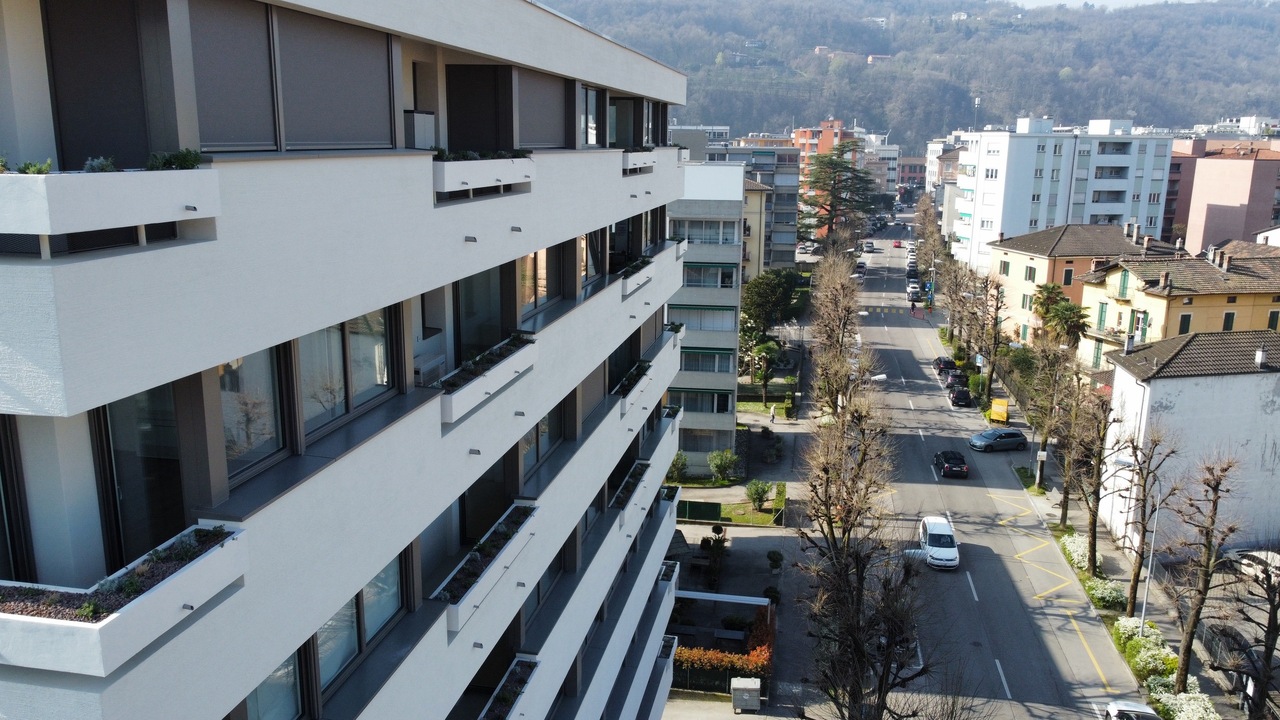 440m² office