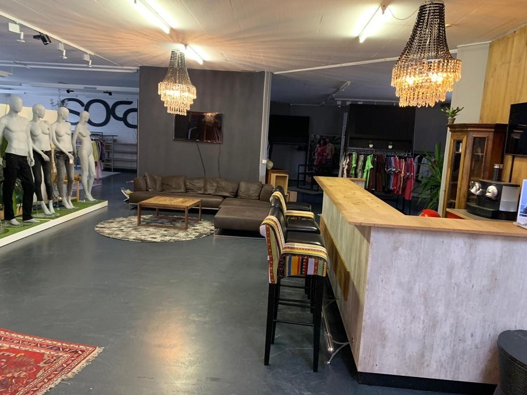 318m² commercial