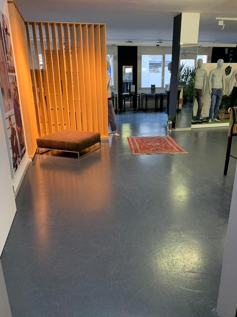 318m² commercial