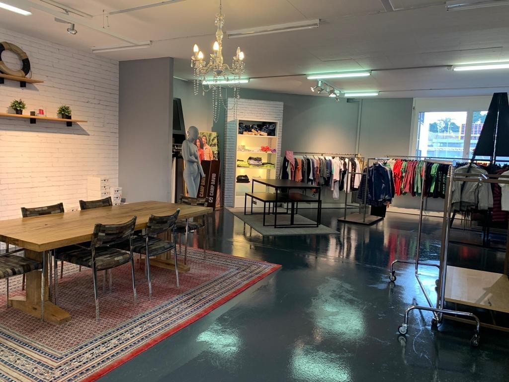 318m² commercial