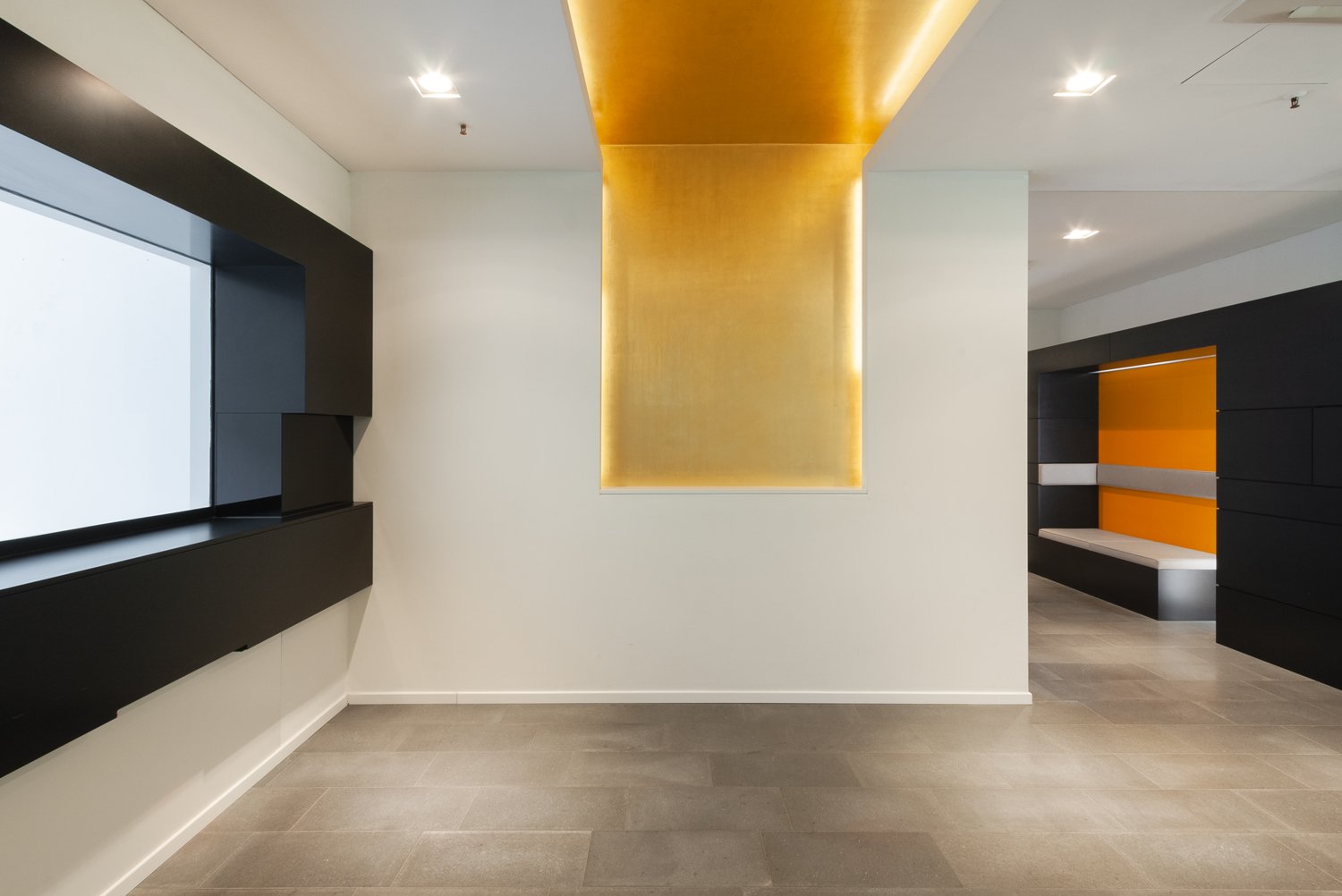 233m² office
