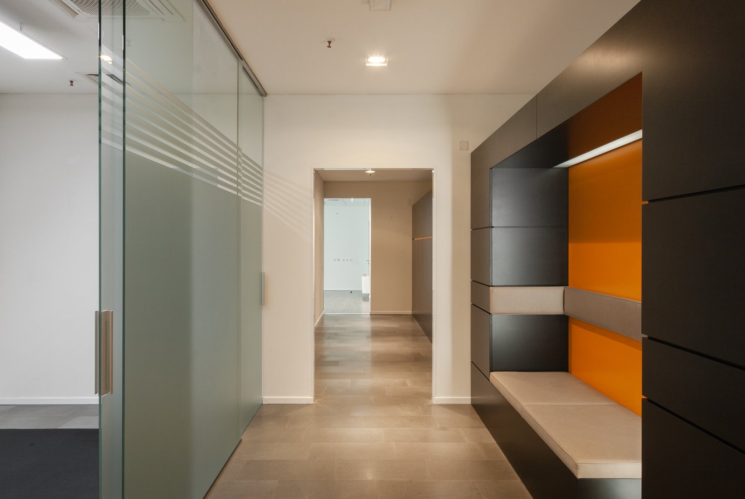 233m² office