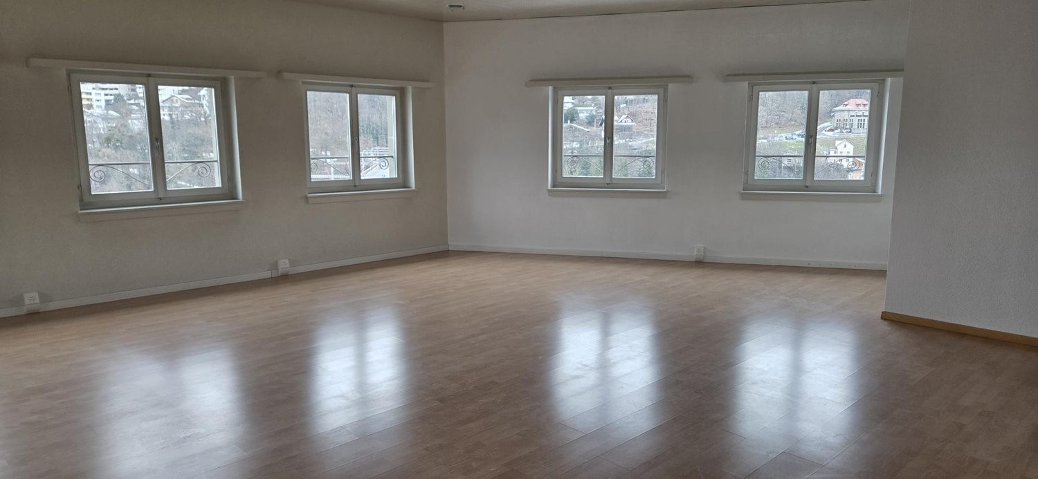 100m² office