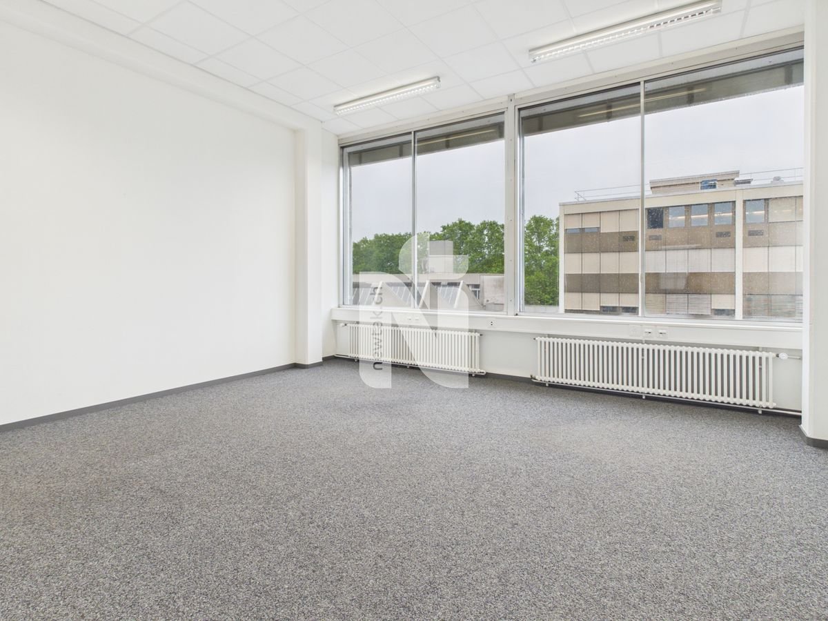 400m² office
