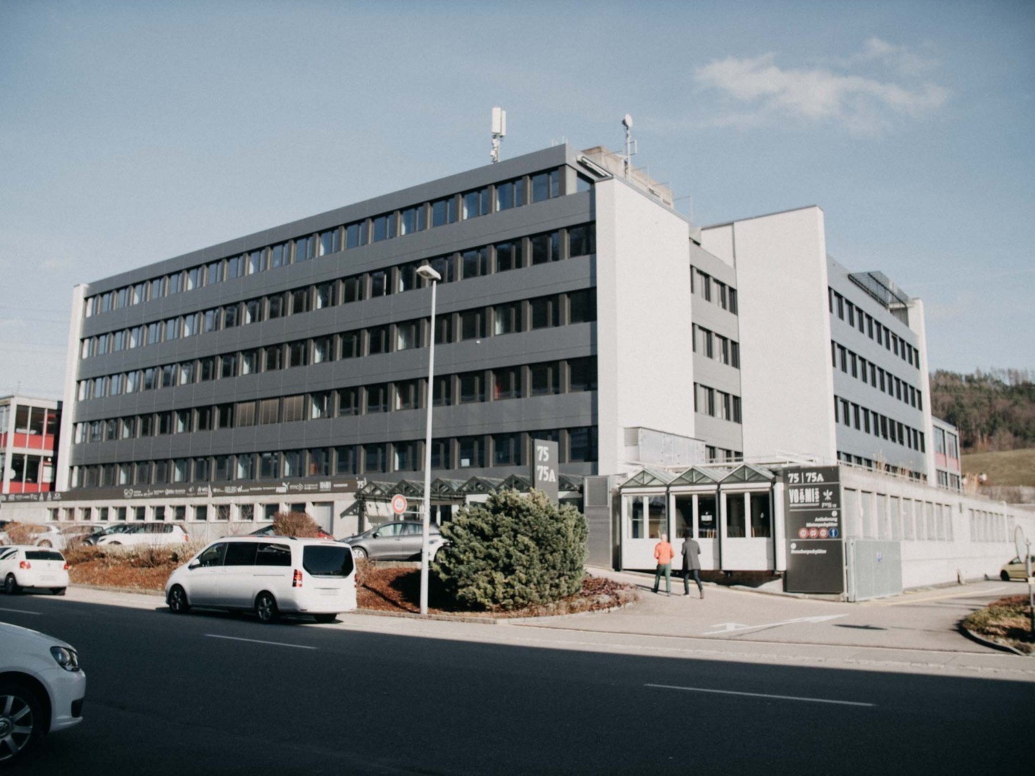69m² office