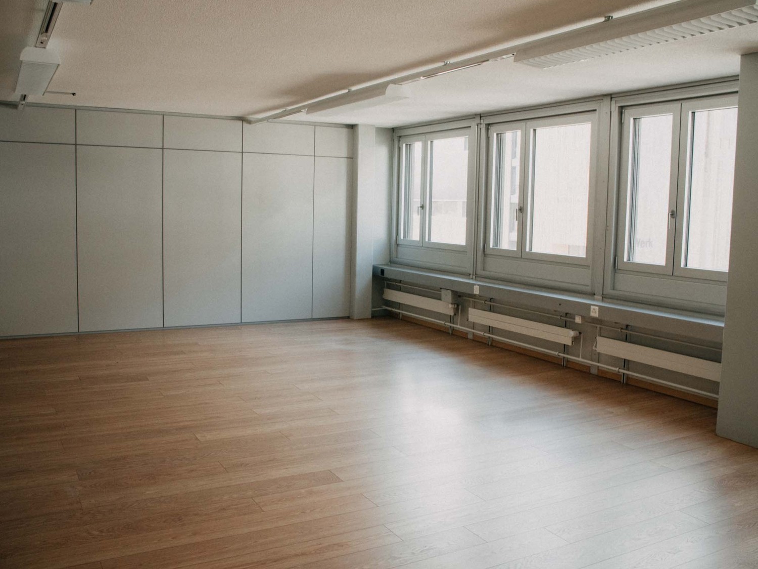 69m² office