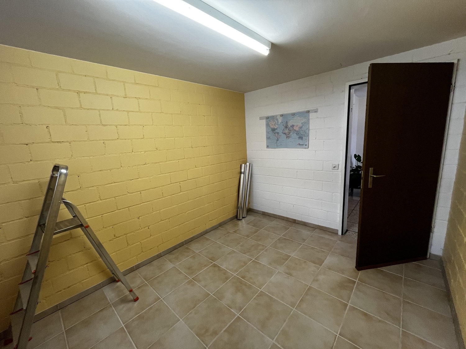 12m² office
