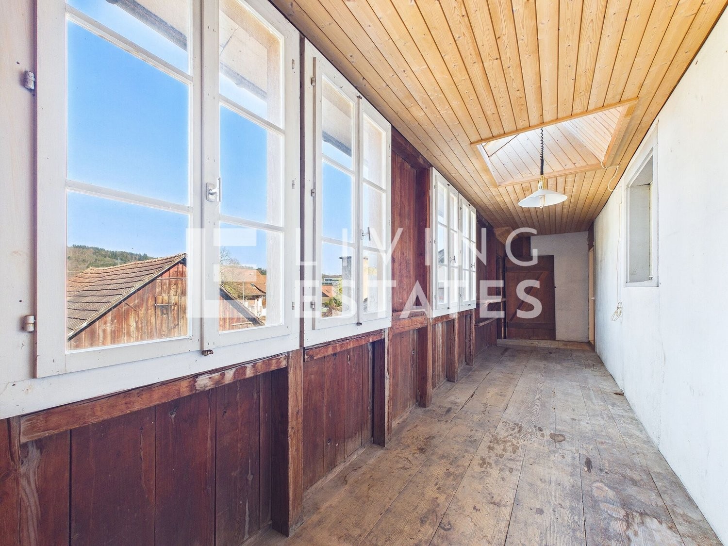 8 rooms farm house