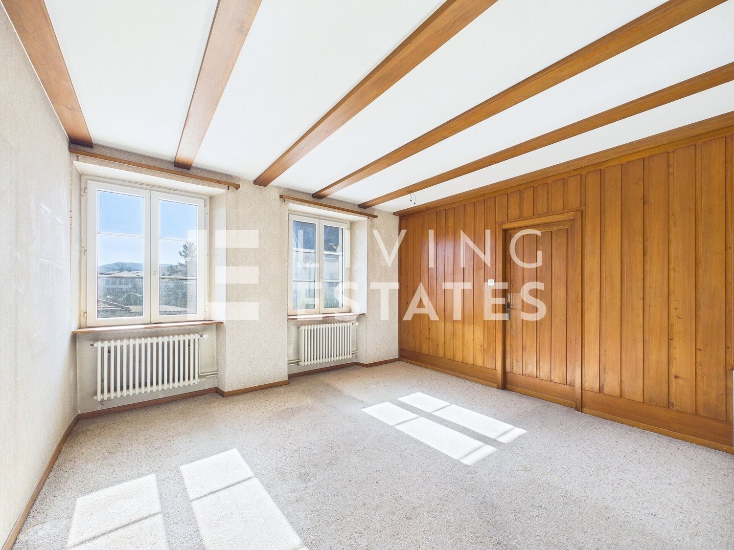 8 rooms farm house