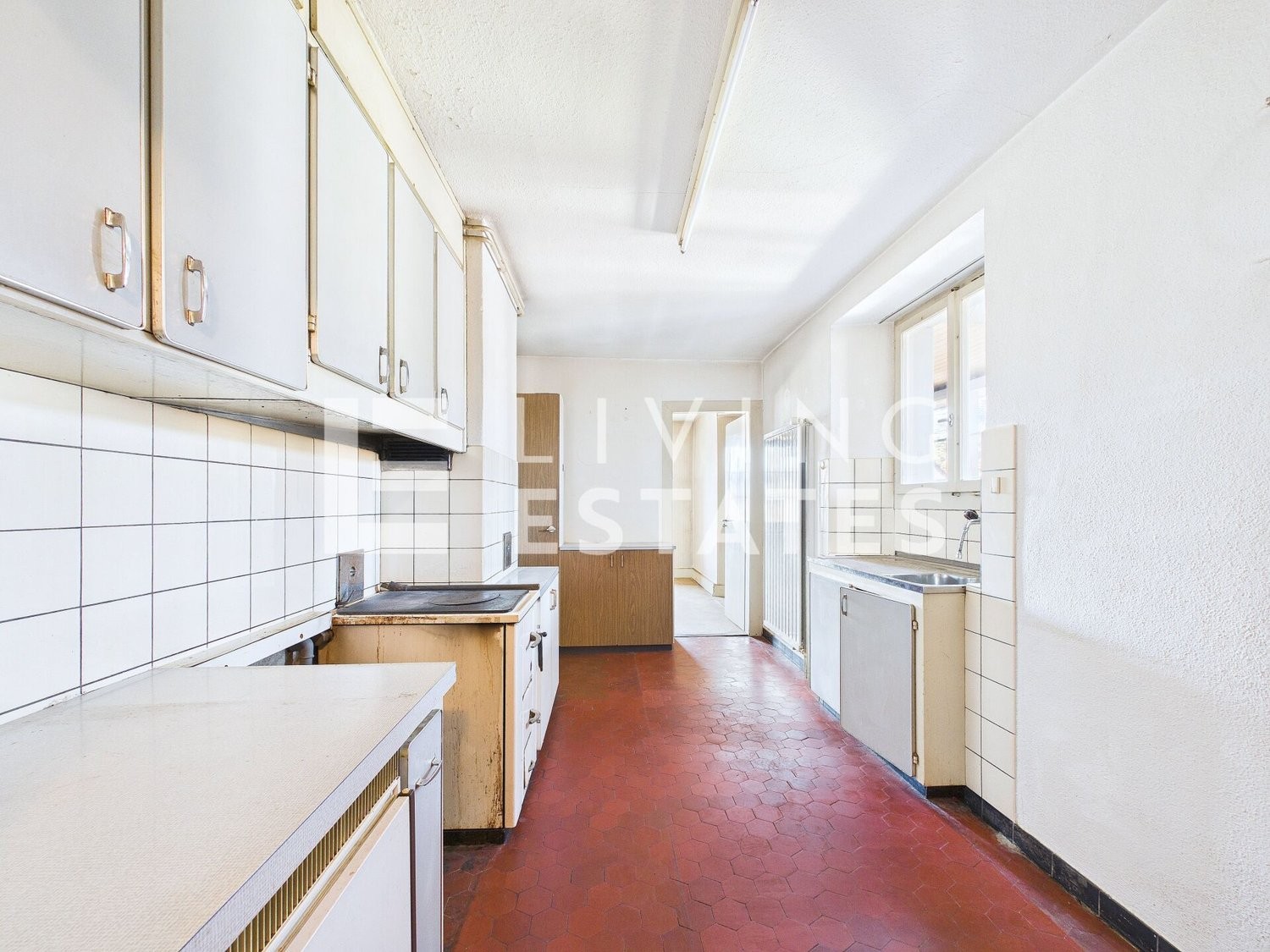 8 rooms farm house