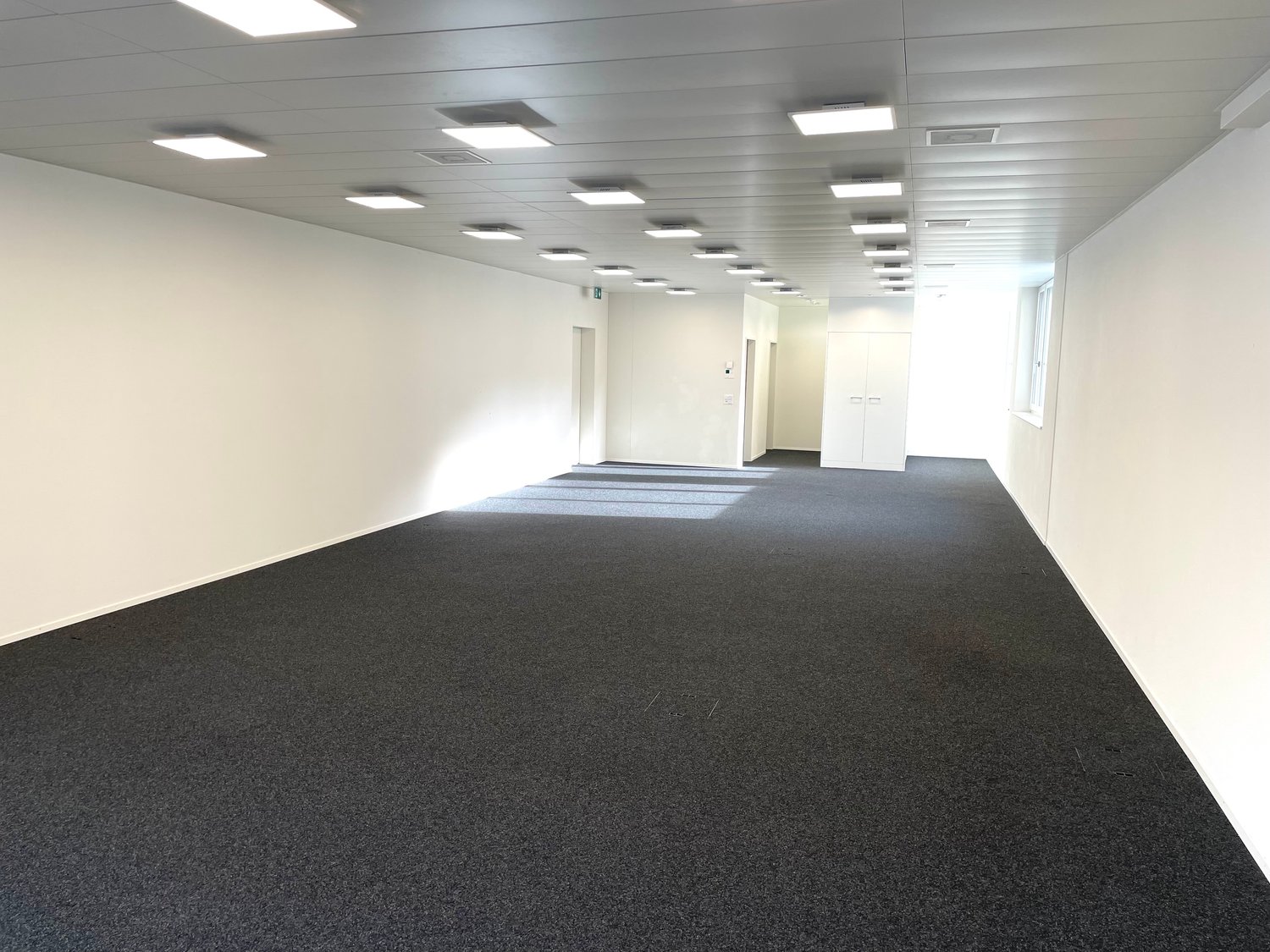 106m² office