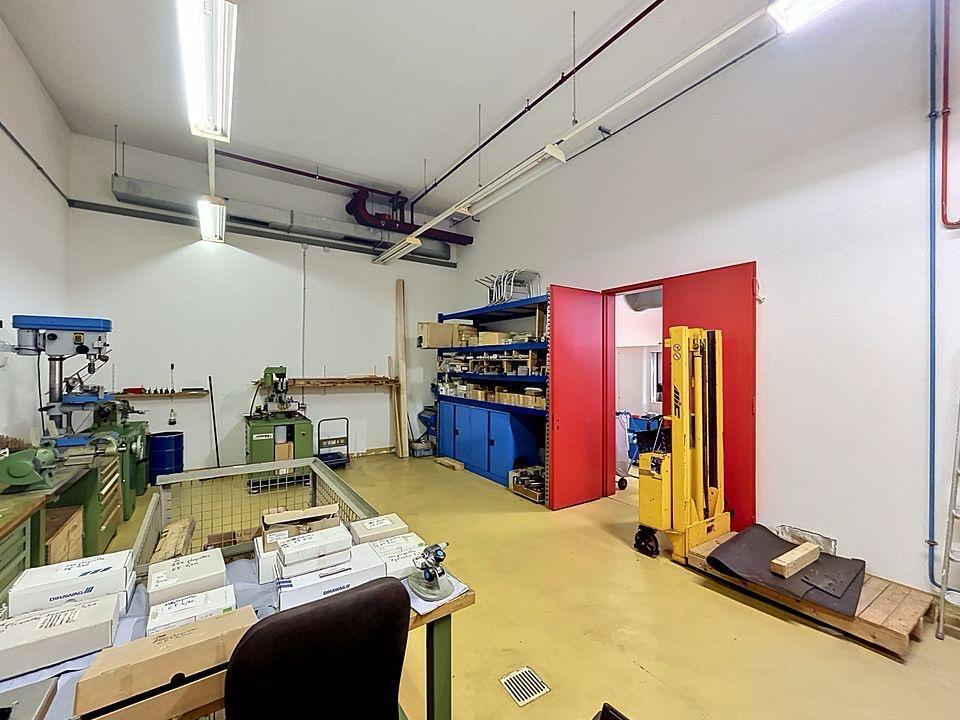 420m² Atelier