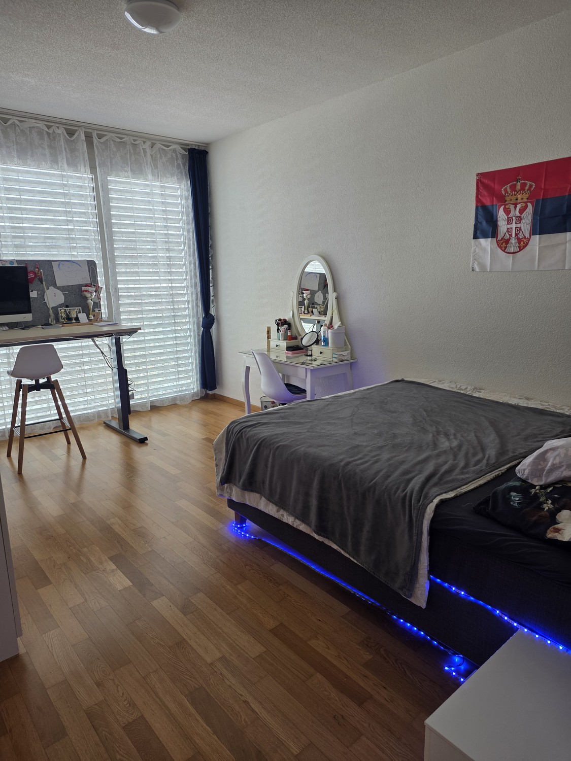 5 rooms apartment