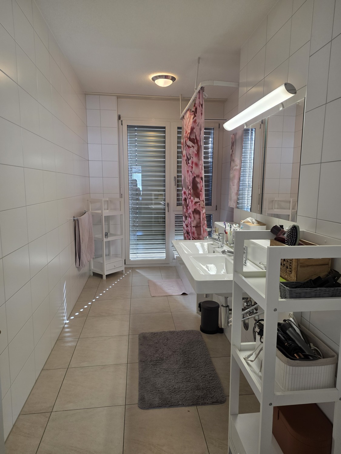 5 rooms apartment