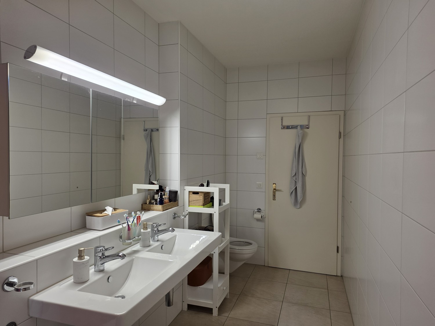 5 rooms apartment
