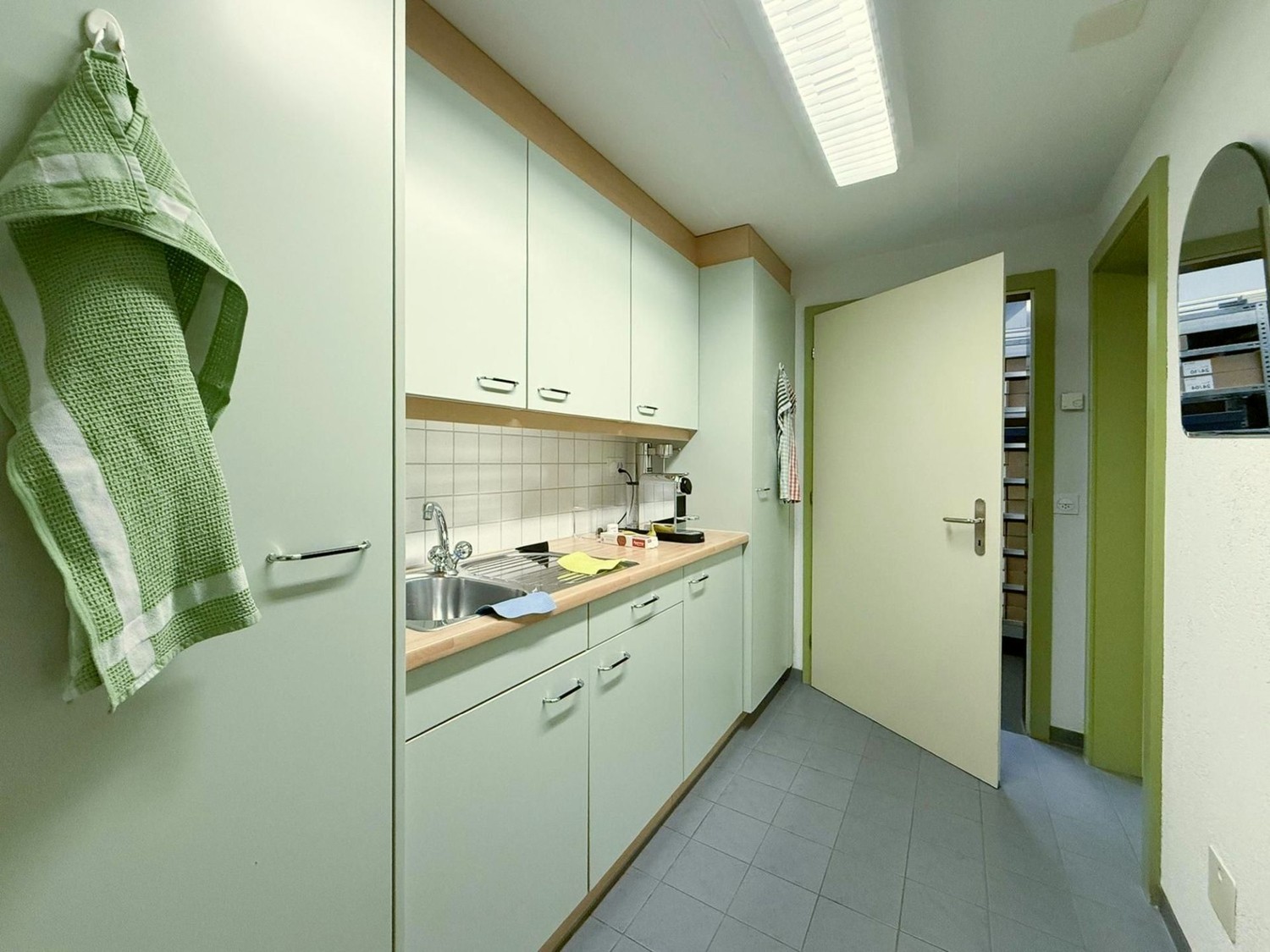 235m² office