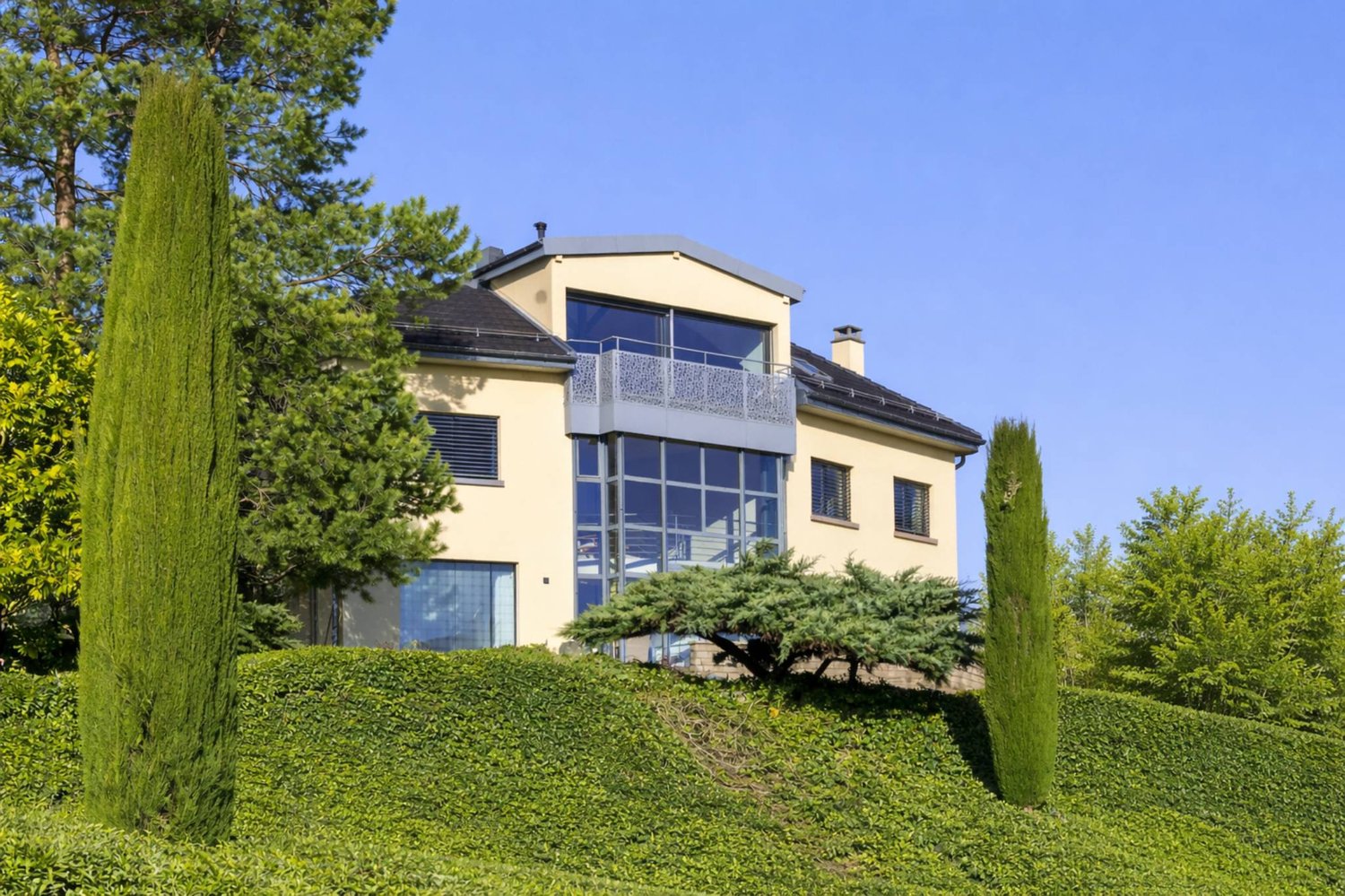 8 rooms villa