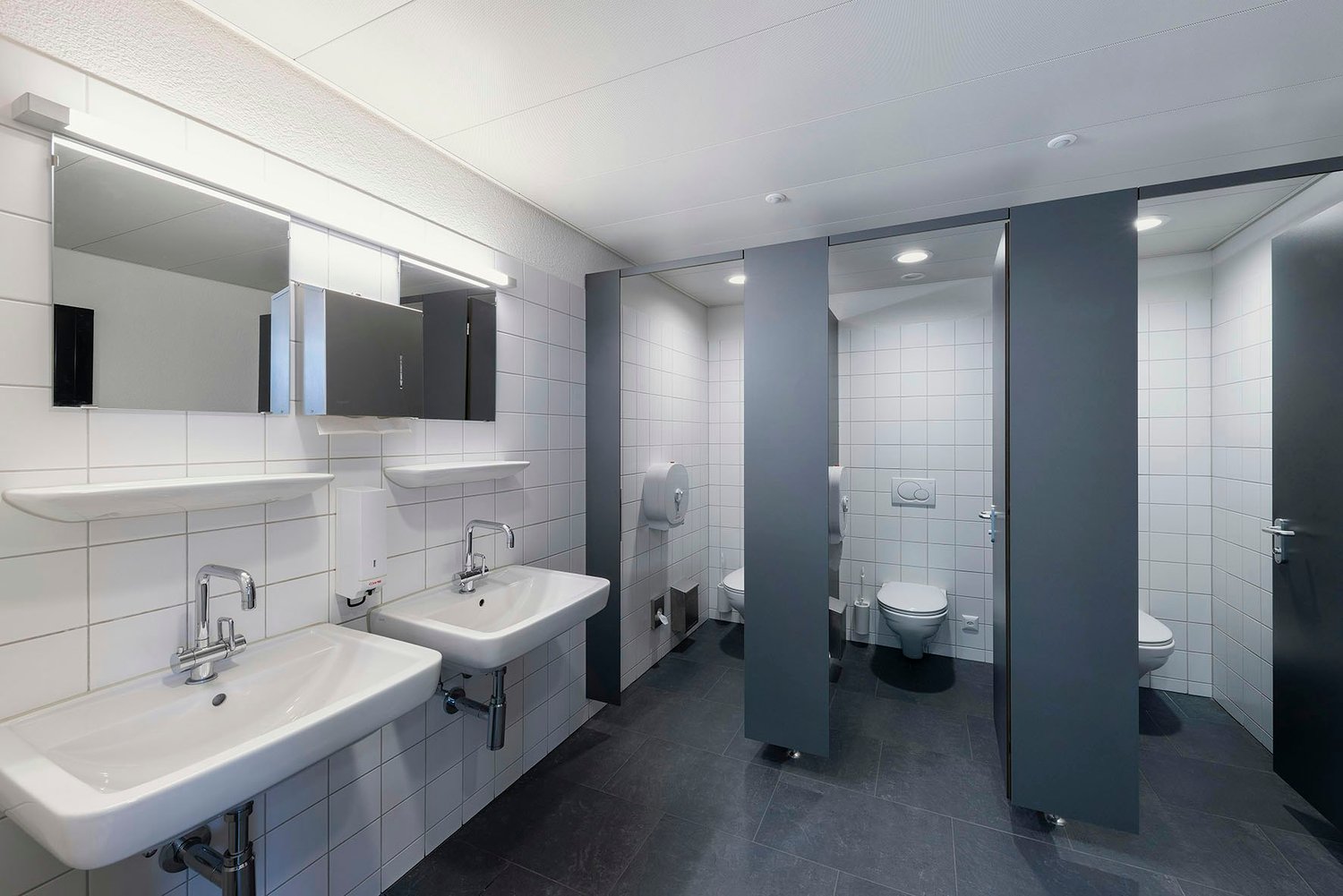 426m² office
