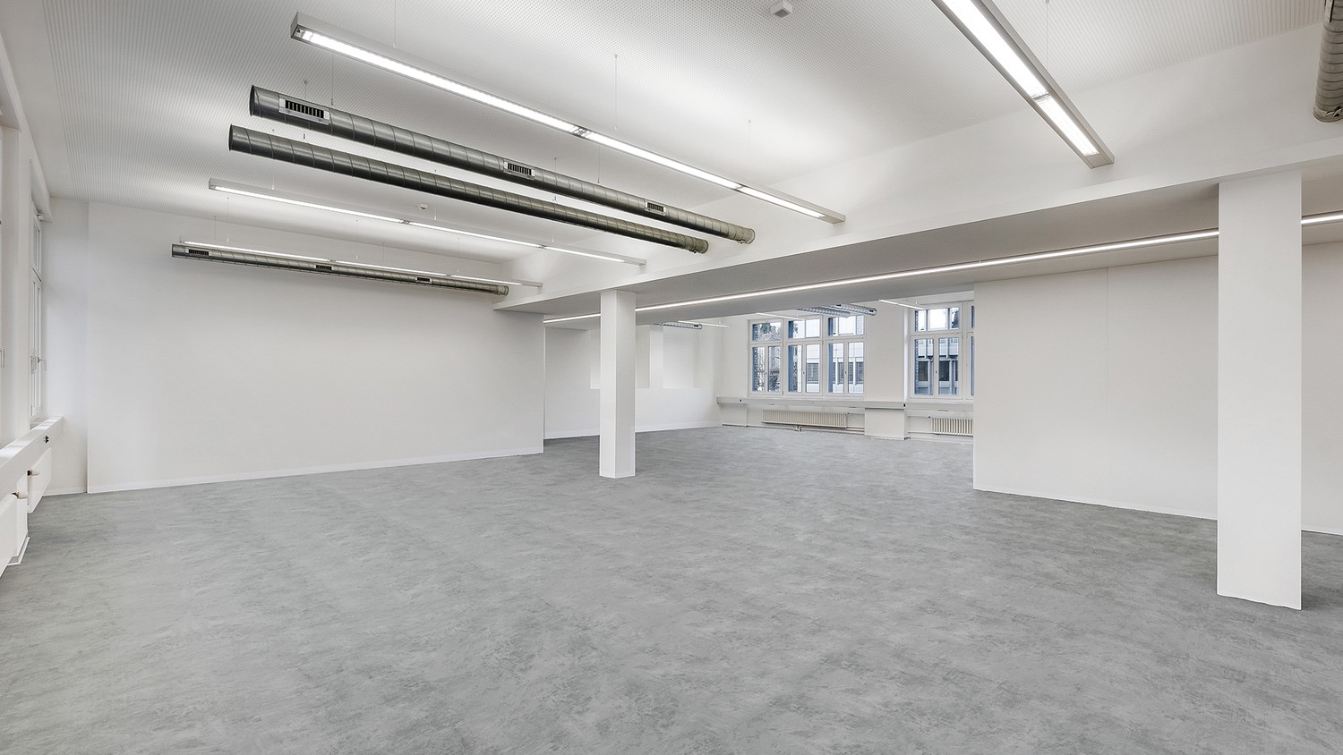 239m² office