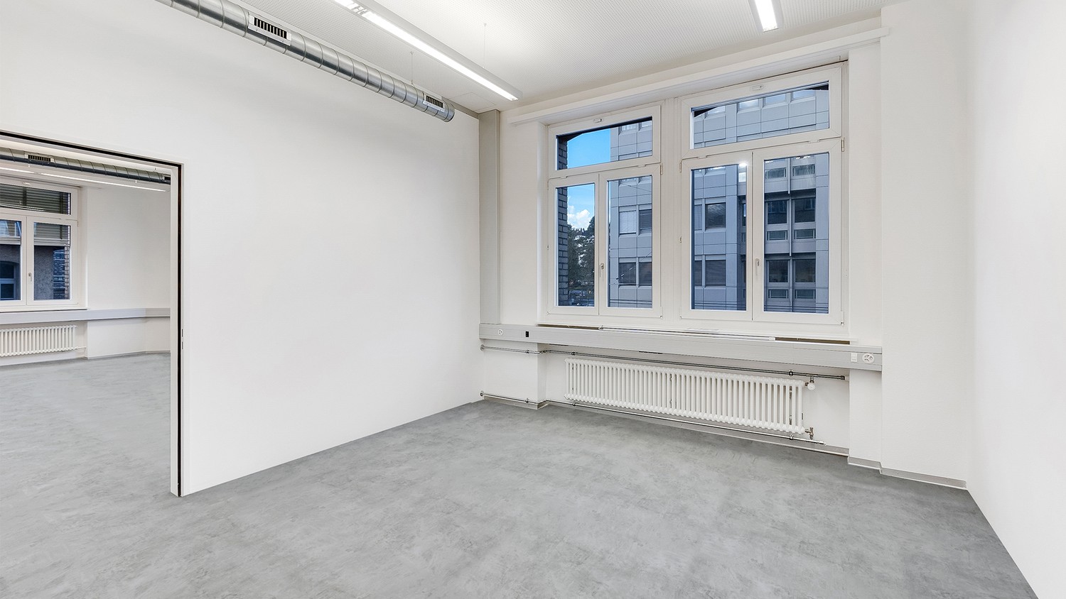 239m² office