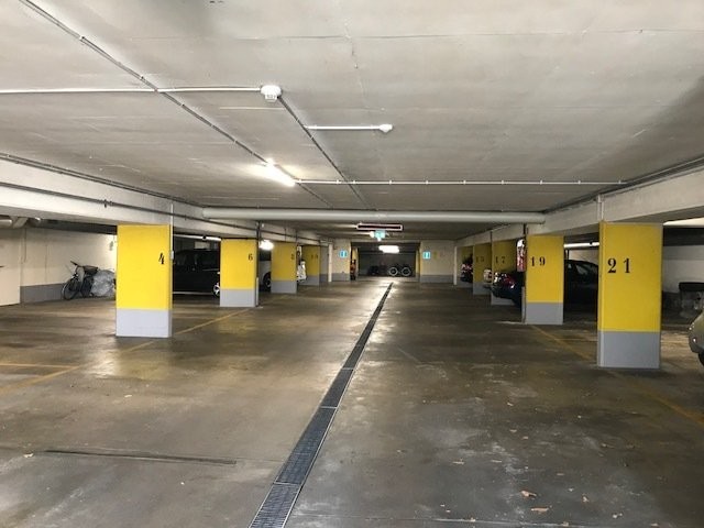 Posto auto in garage