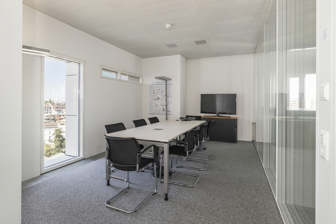 1412m² office