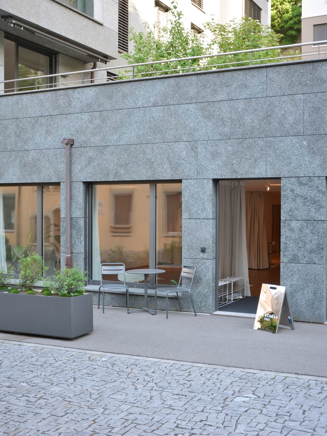 164m² commercial