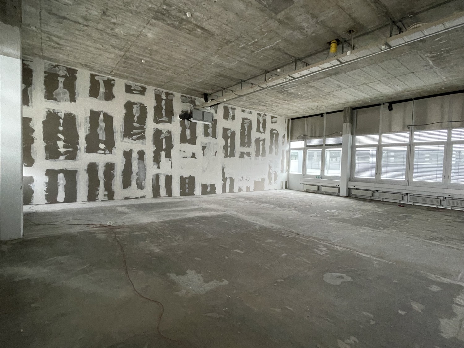300-357m² office