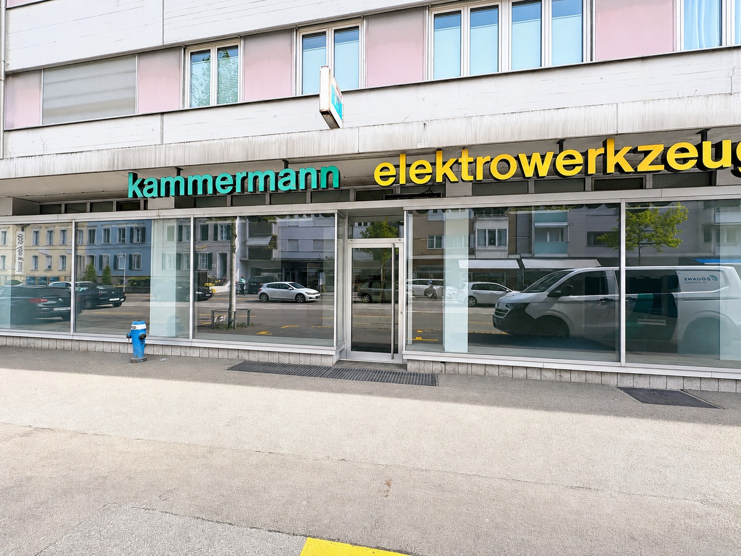 125m² commercial