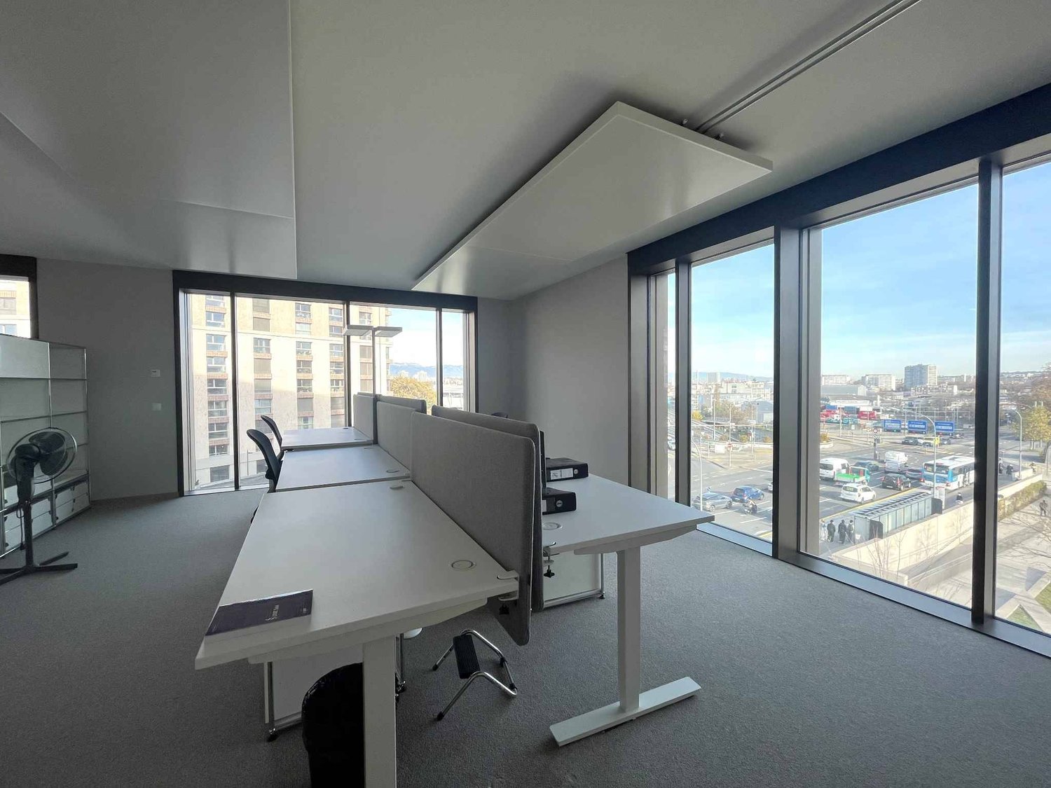 600m² office