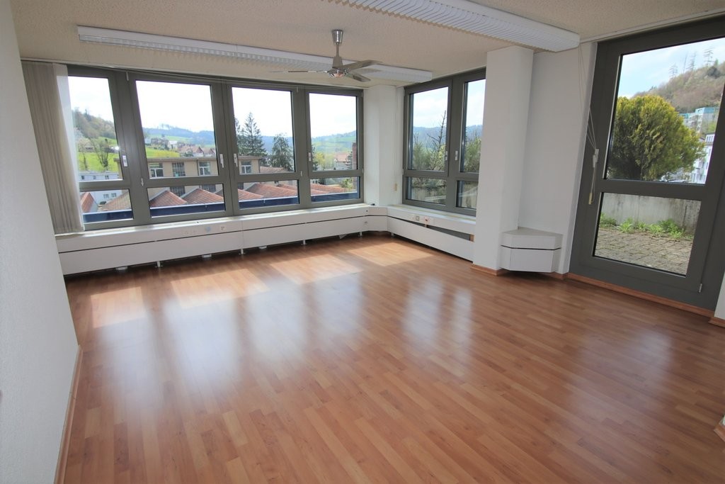 227m² office