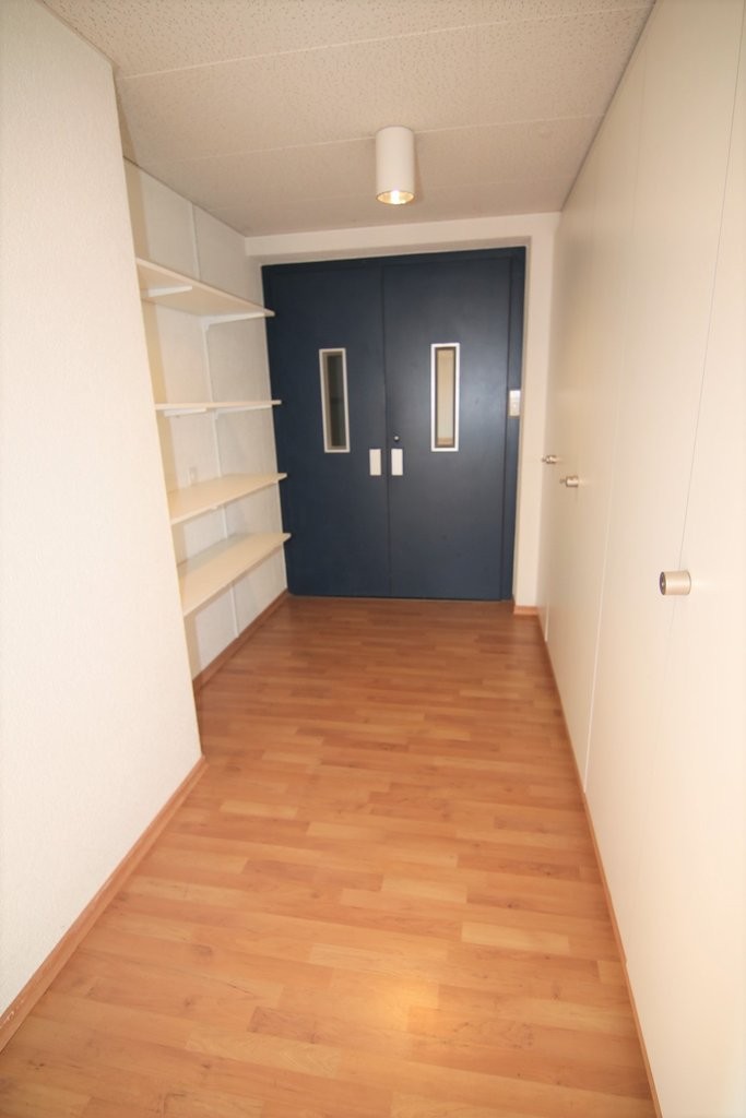 227m² office