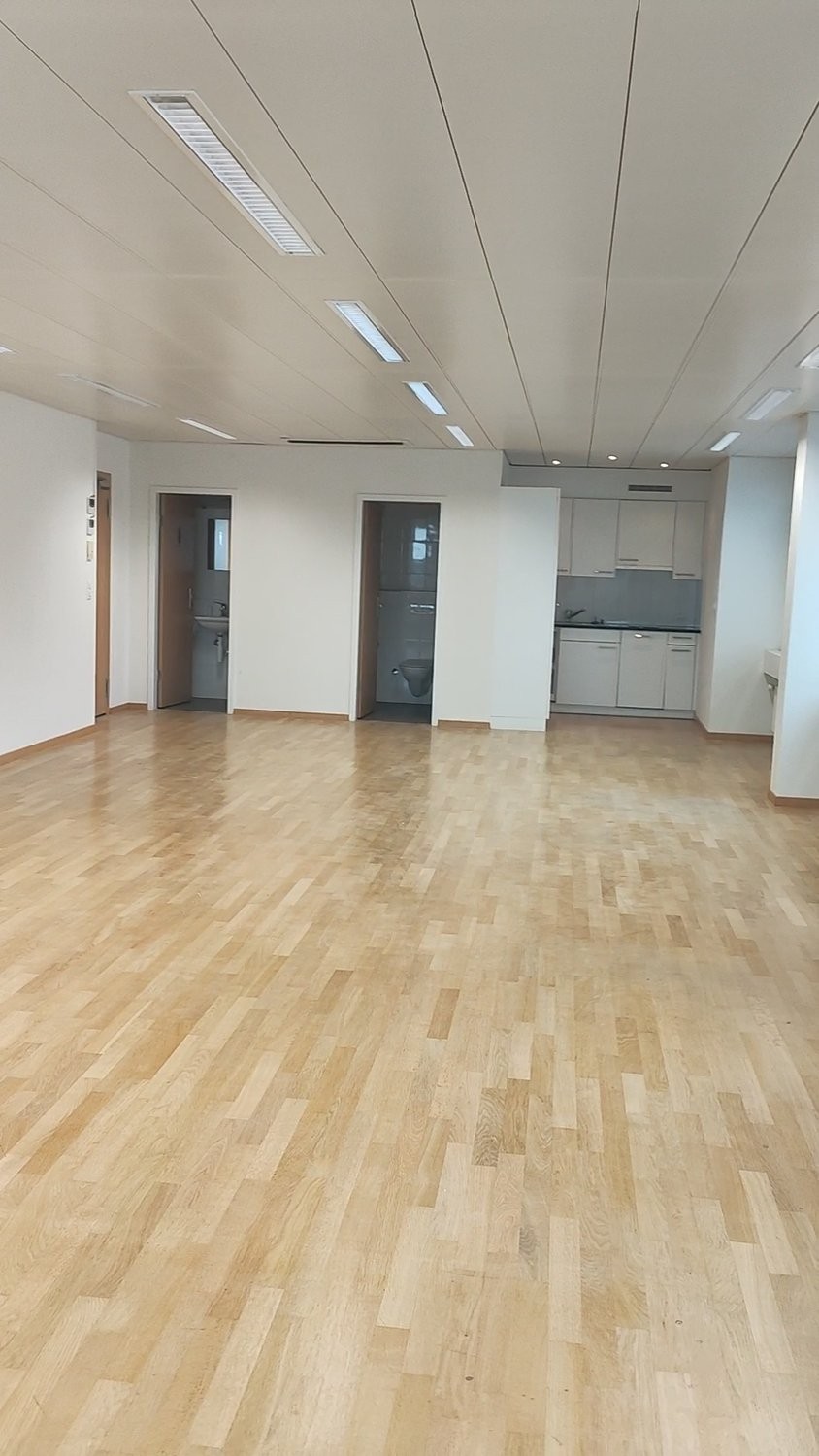 91m² office