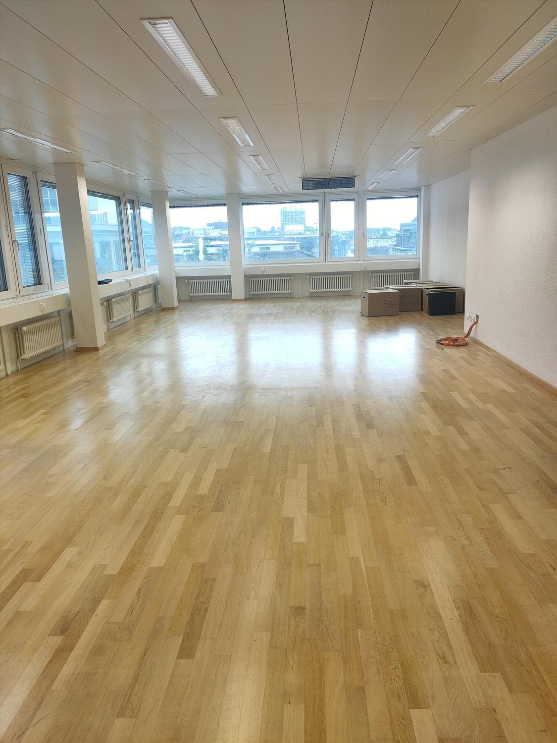 91m² office