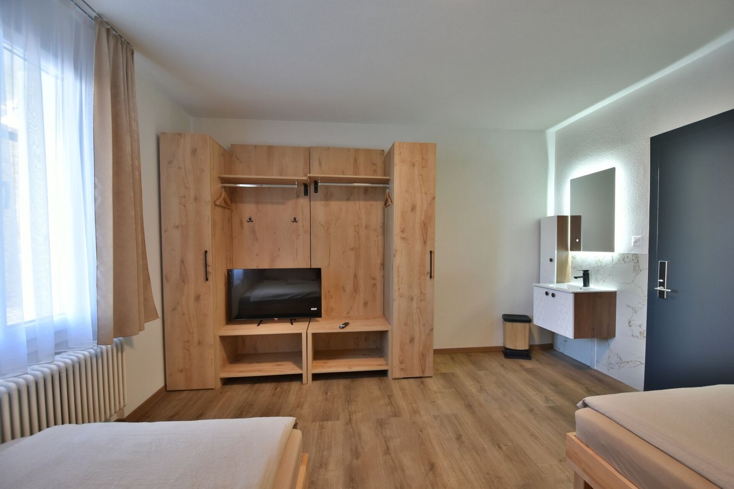1 room single room