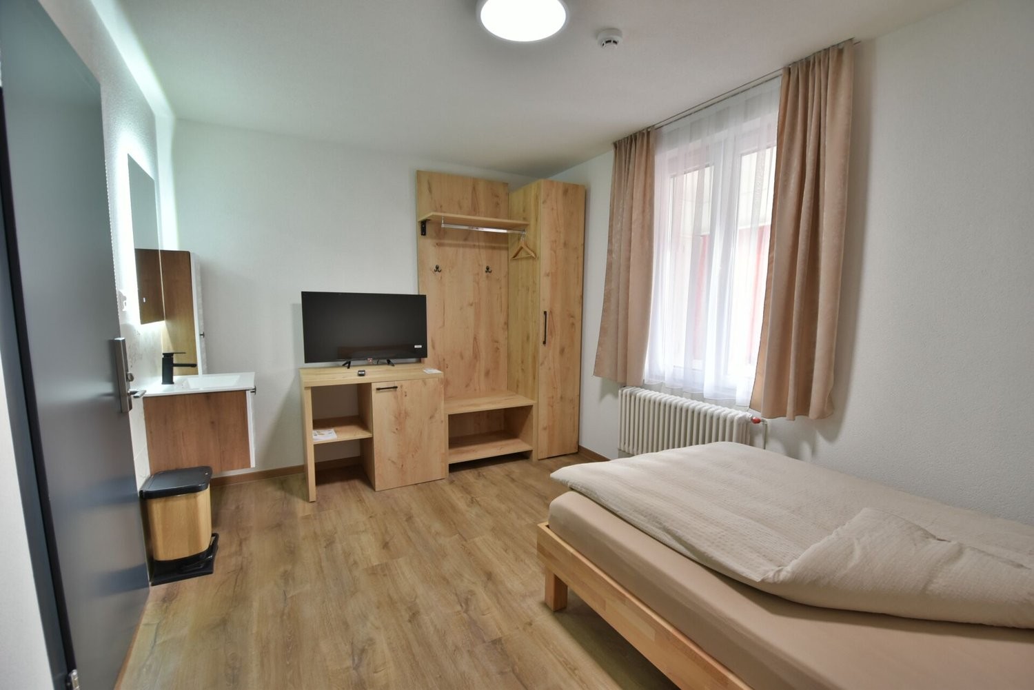 1 room single room