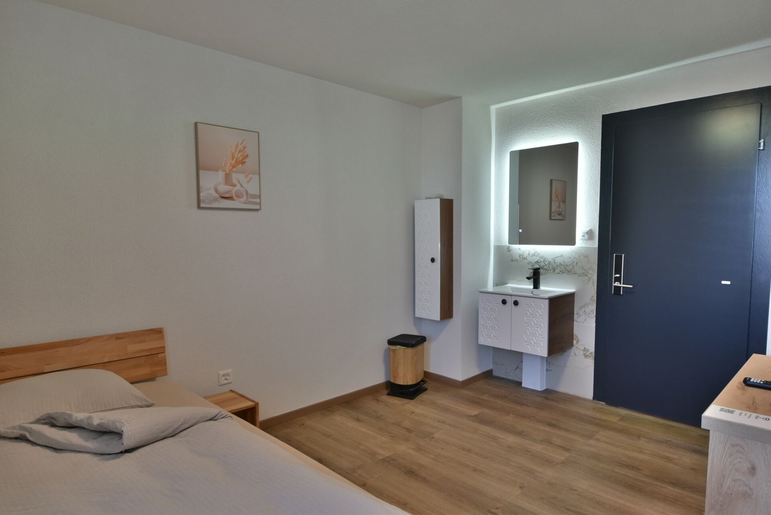 1 room single room