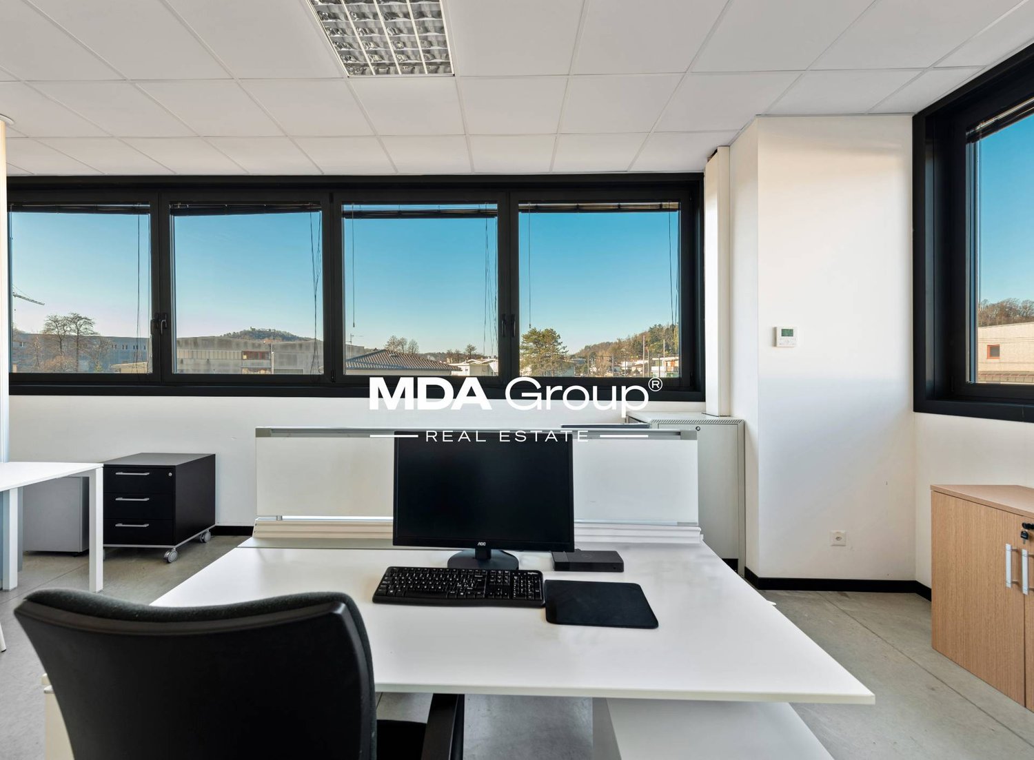 1450m² office