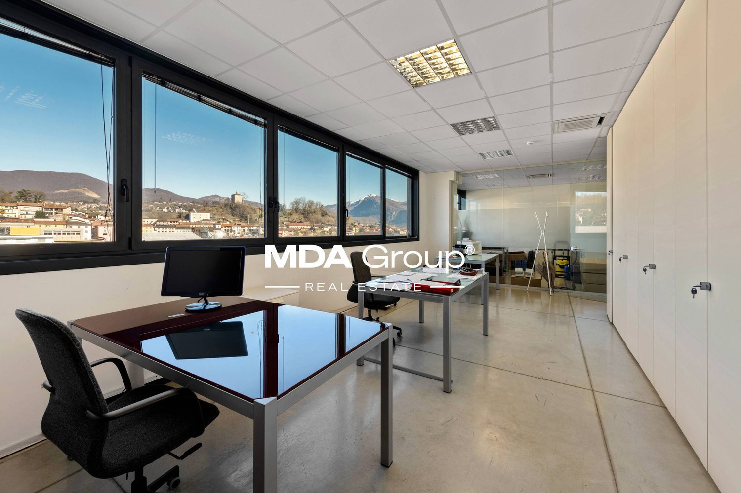 1450m² office