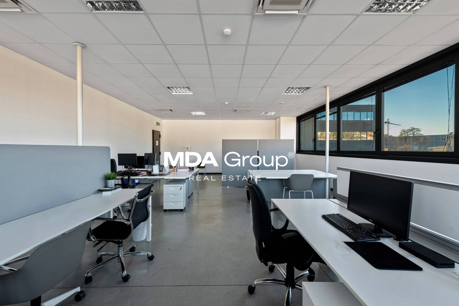 1450m² office
