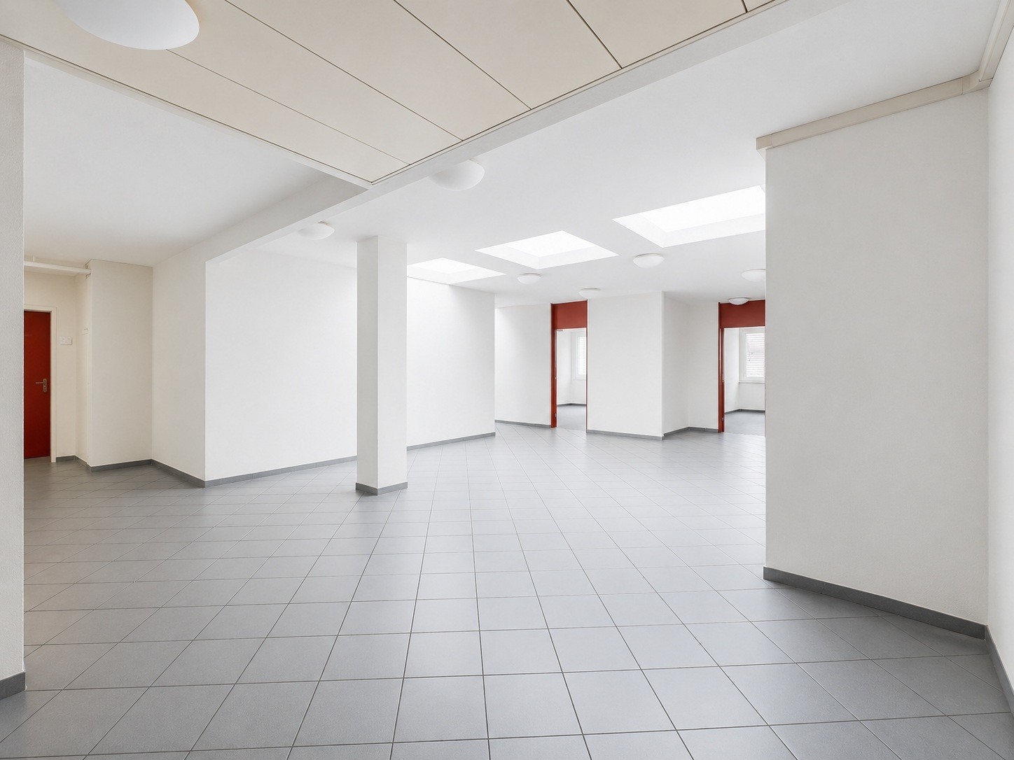 698m² office