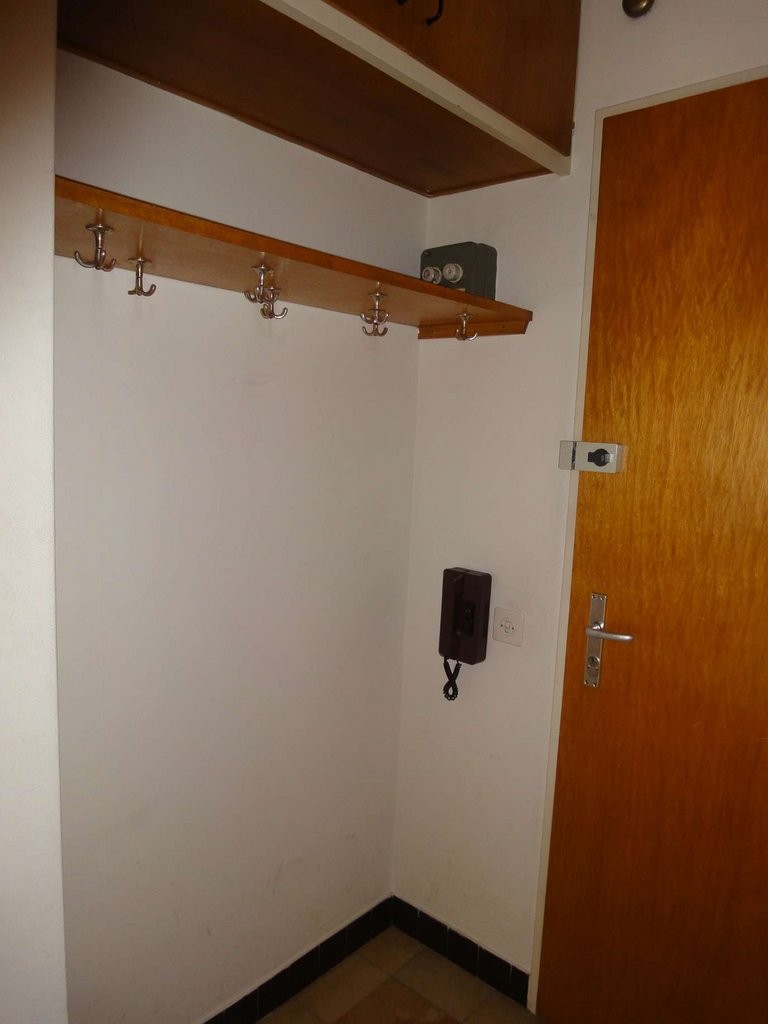1 room single room