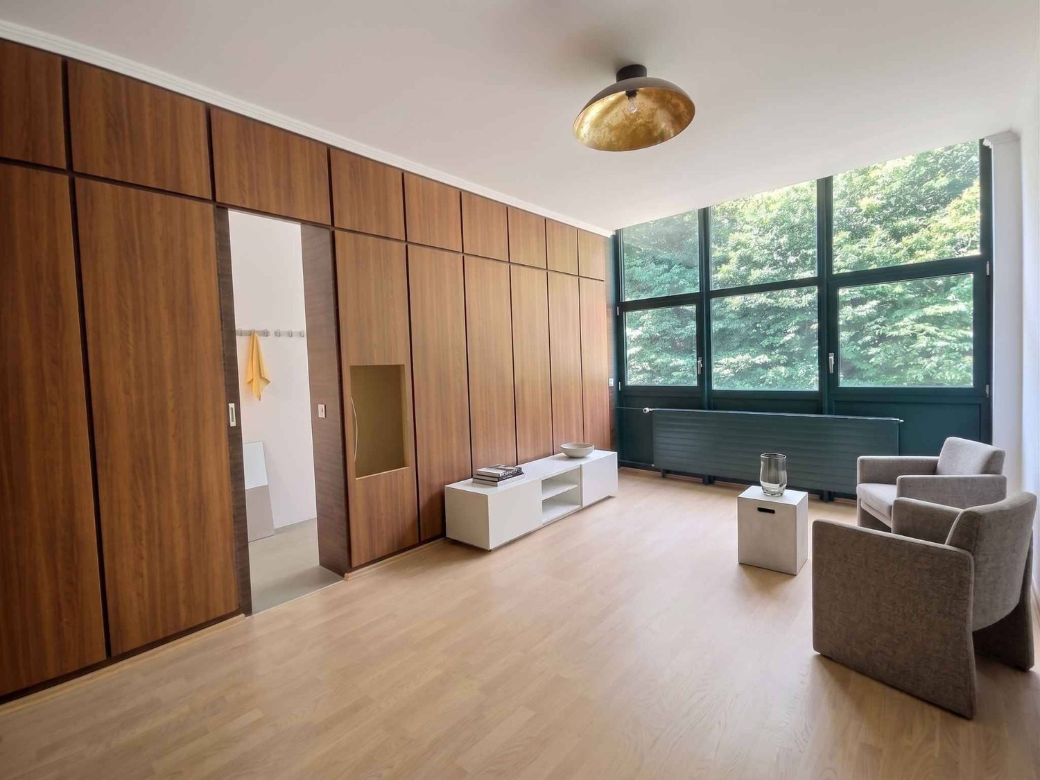 243m² commercial