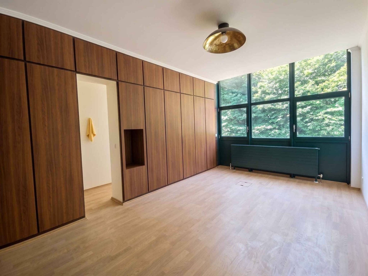 243m² commercial