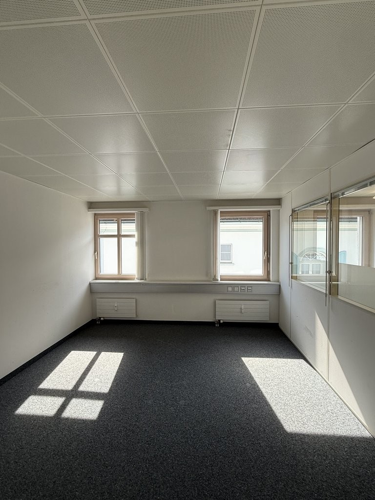 118m² office